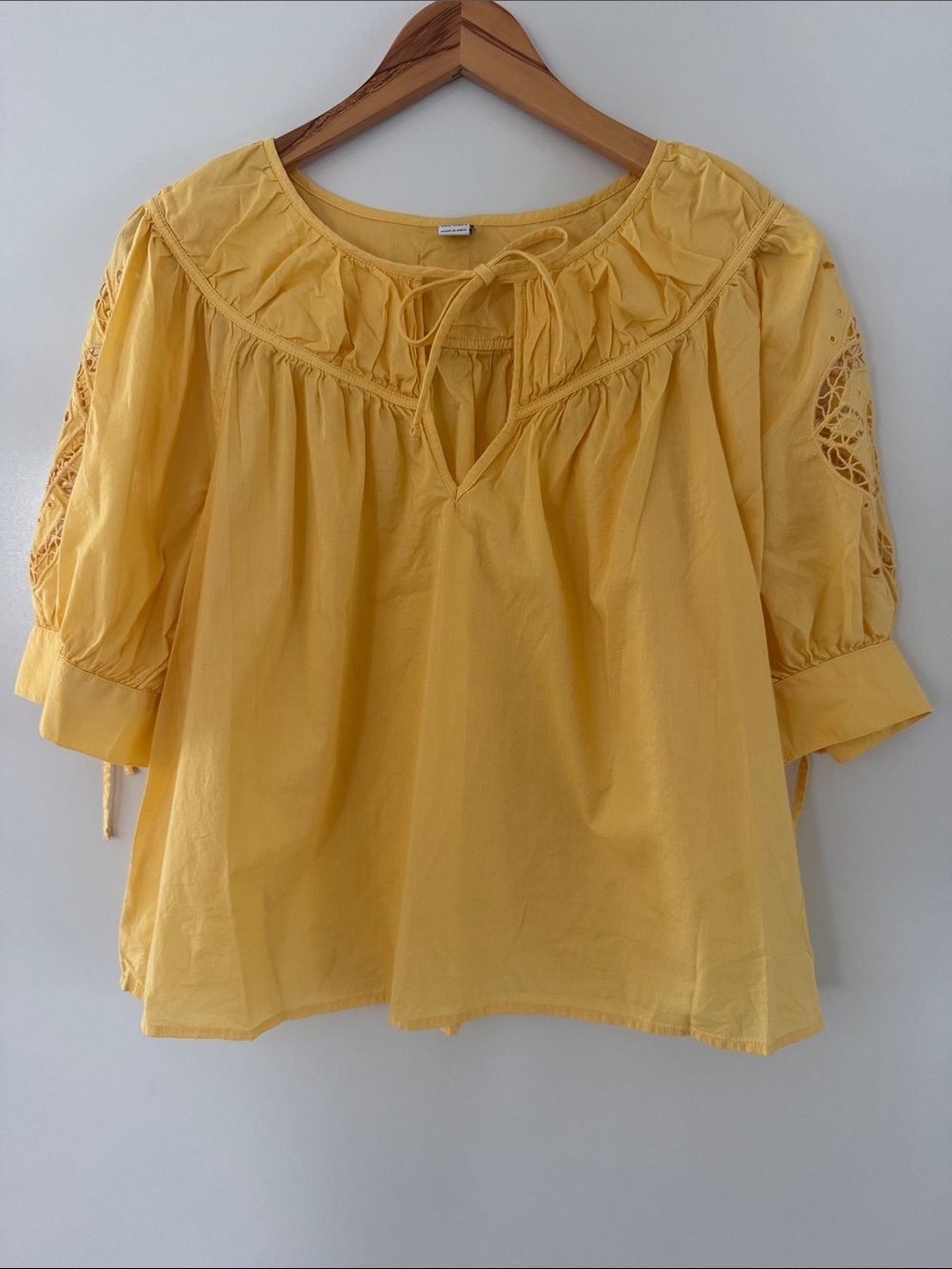 Old Navy Women’s Split Neck Eyelet Sleeve Top Medium Golden Aura Yellow Cotton